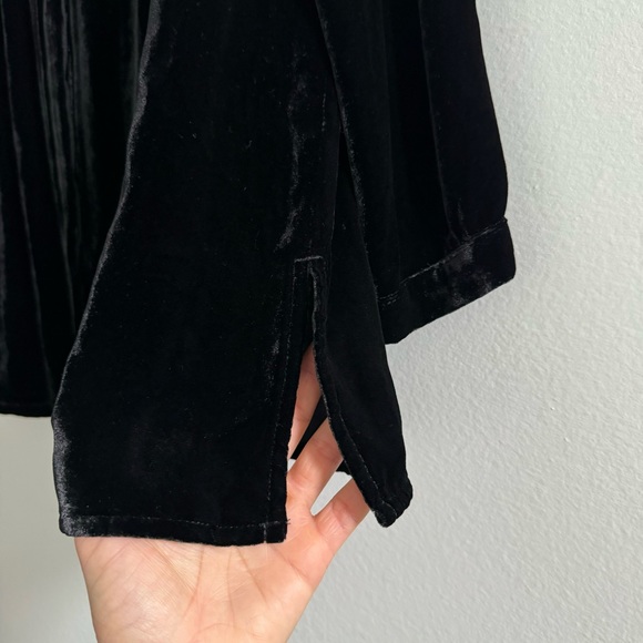 J. Jill Rayon Silk Black Velvet Tunic / Long Sleeve Shirt Size Small - Picture 10 of 11
